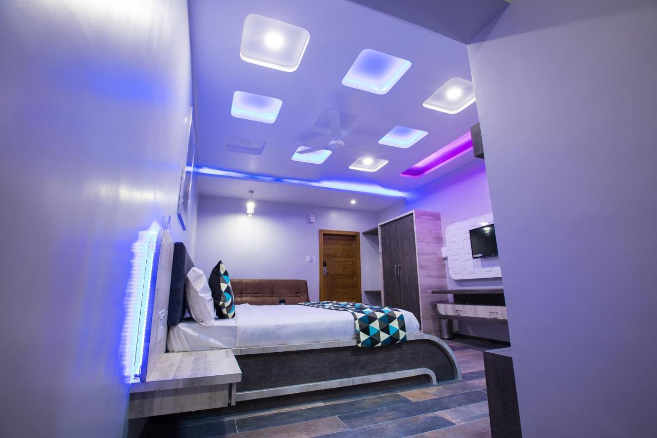 Hotel Balaji Palace Порбандар Екстериор снимка