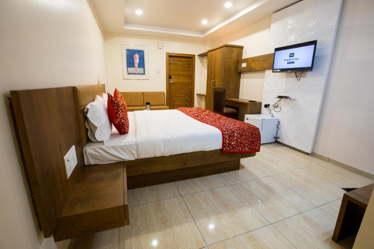 Hotel Balaji Palace Порбандар Екстериор снимка